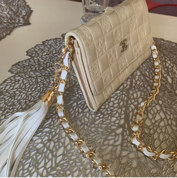 Chanel Precious Symbol - Picture 3 of 11